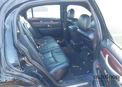 2005 Lincoln Town Car Signature Limited из США, поврежденный, VIN 1LNHM82W15Y664609